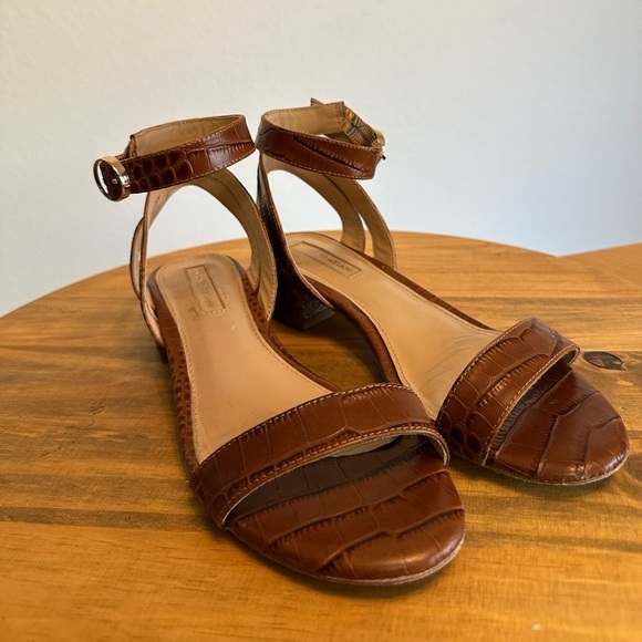 Antonio Melani Brown Crocodile Textured Sandal with Gold Buckle Size 6.5M - Picture 4 of 5